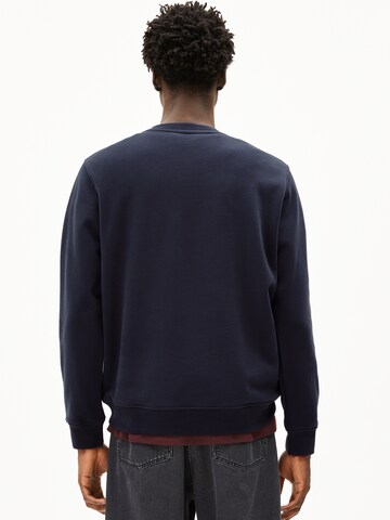 Sweat-shirt ARMEDANGELS en bleu