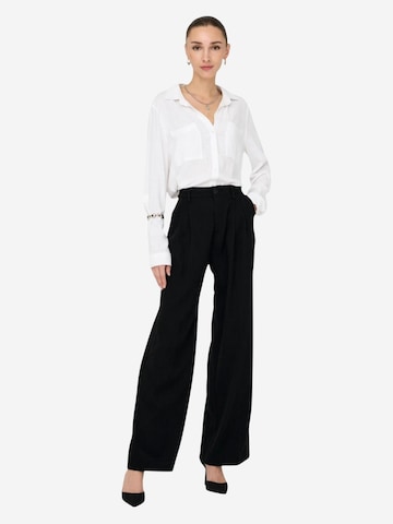Wide leg Pantaloni 'Jdyriver Hw Wide Pant Tlr 15354011' di Jaqueline de Yong in nero