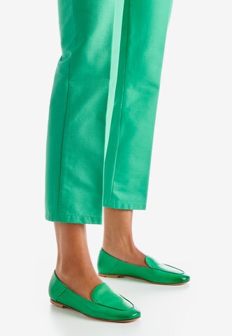 LLOYD Classic Flats in Green: front