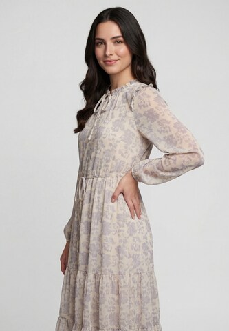 Usha - Vestido en beige