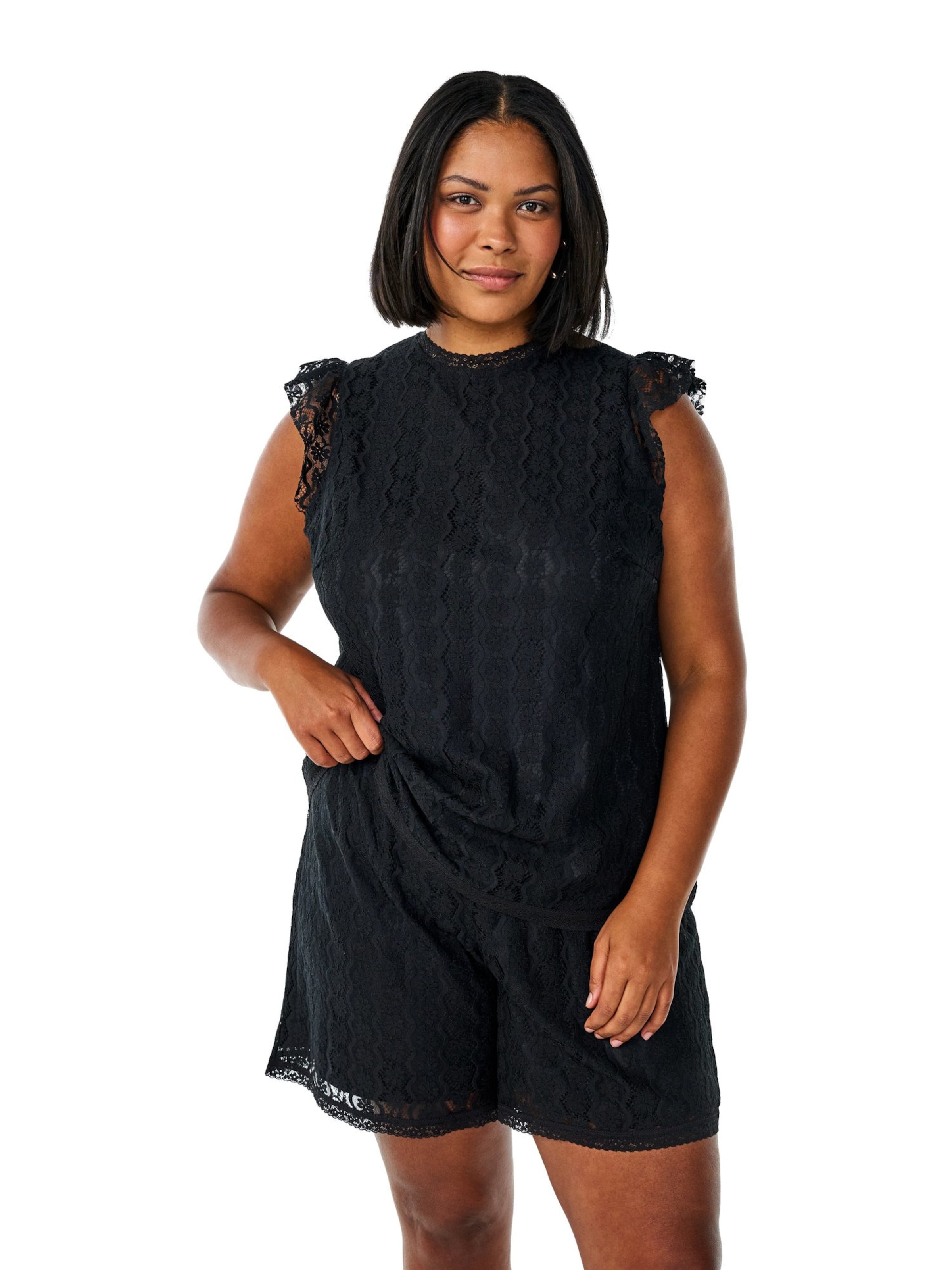 Top 'Vkuro' de la Zizzi pe negru