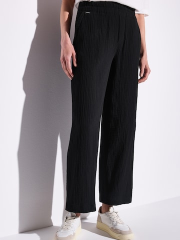 STREET ONE Wide leg Trousers in Black: front