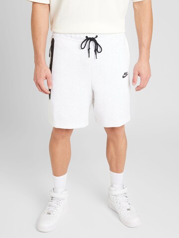 Nike Sportswear Loosefit Παντελόνι σε λευκό: μπροστά