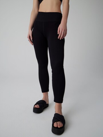 A LOT LESS Skinny Leggings 'Polly' in Schwarz: predná strana