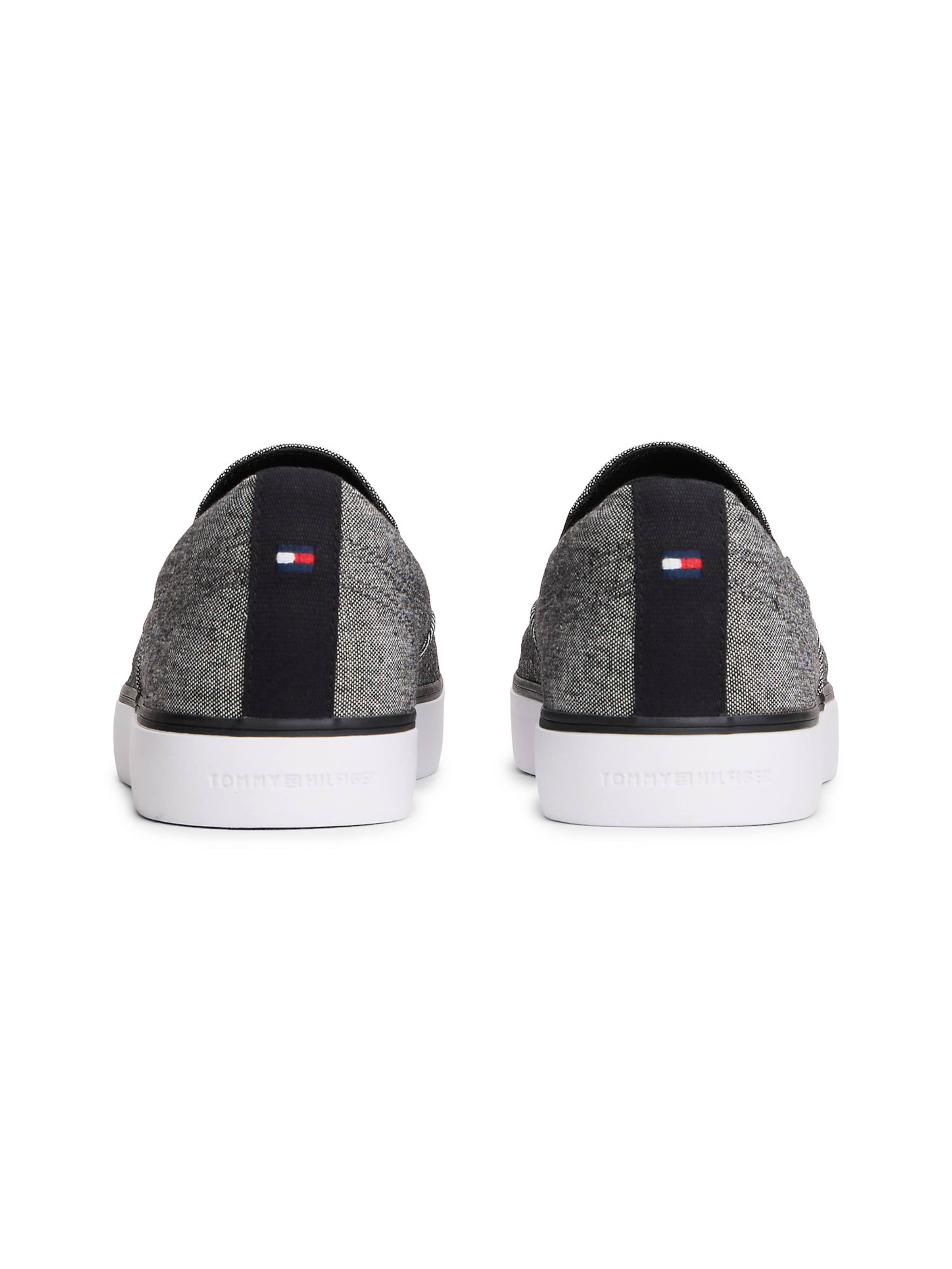 TOMMY HILFIGER Slip-ons in Grijs