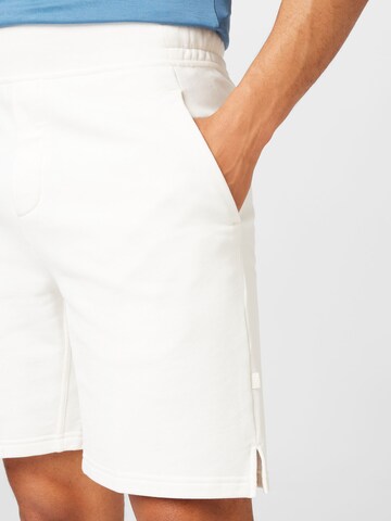 On Regular Trousers in White