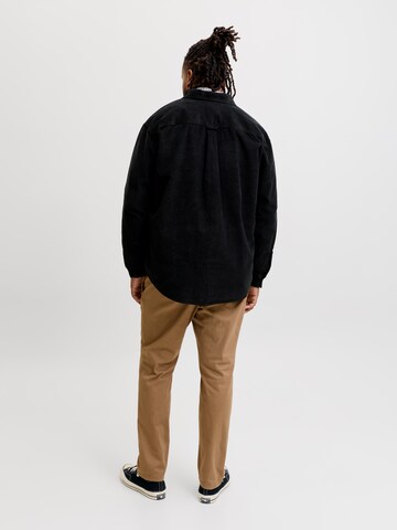 Jack & Jones Plus - Ajuste confortable Camisa 'JJEREGENT' en negro
