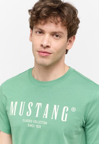 MUSTANG T-Shirt in Grün