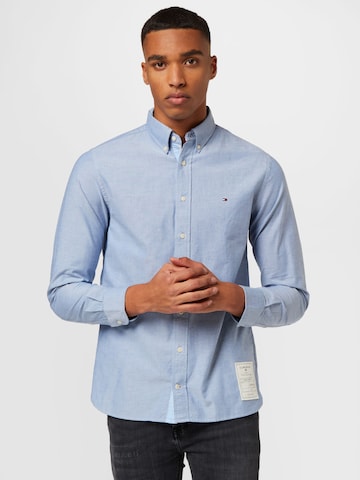 Coupe regular Chemise Tommy Remixed en bleu : devant