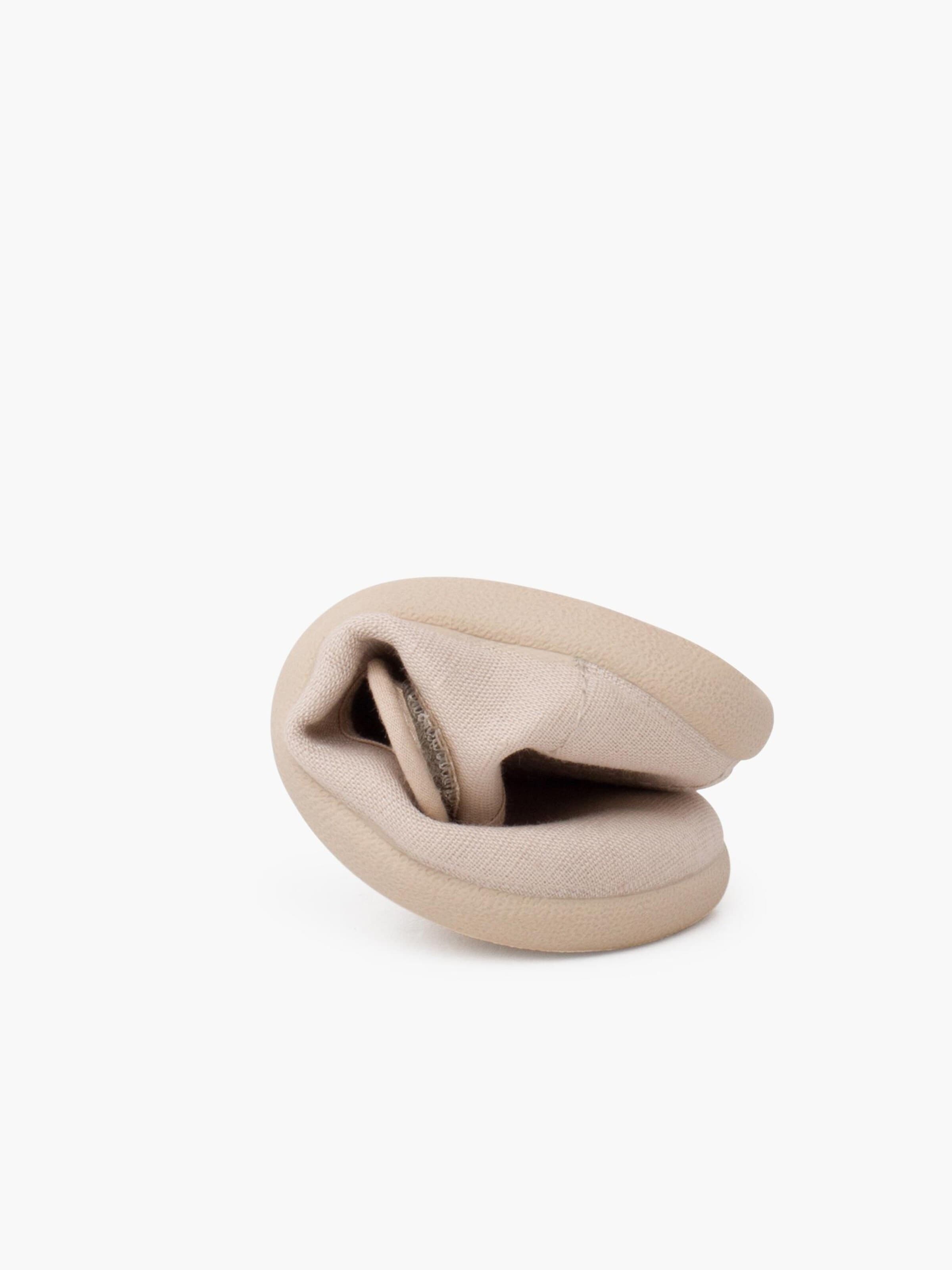 Pisamonas - Bailarina en beige