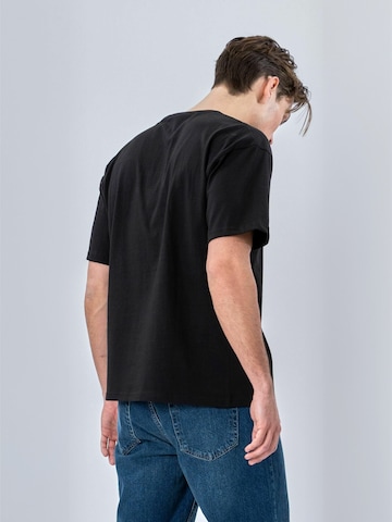 Coupe regular Chemise ' T-shirts ' TEESHOPPEN en noir