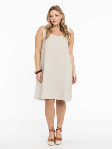 Yoek Dress in Beige