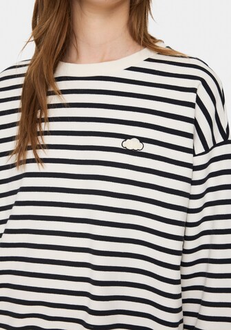 SAINT TROPEZ Sweatshirt in Weiß