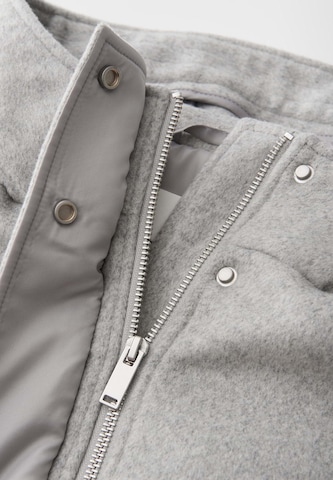 Gilet 'Walanka' di OPUS in grigio