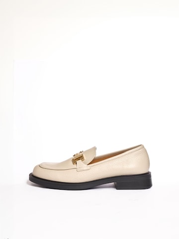 Flarelle Moccasins 'Oriana' in Beige: front