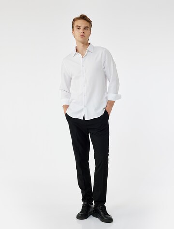 Koton Regular Fit Hemd in Weiß: Vorderseite