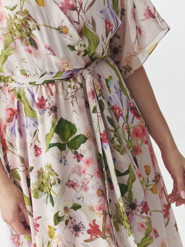 Robe de cocktail 'Bosani' TATUUM en beige