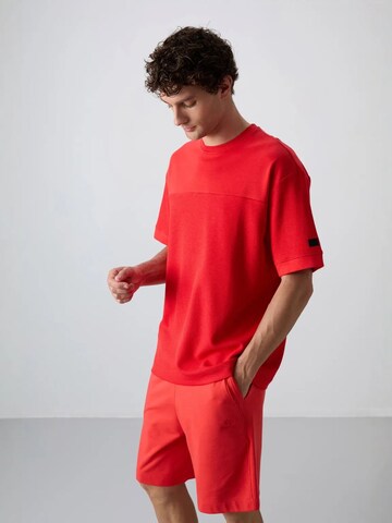 Tommy Life Shirt in Red