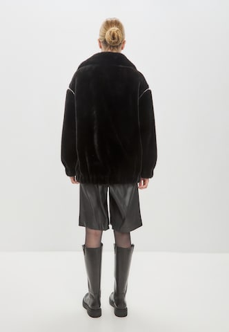 Manteau d’hiver CESARE GASPARI en noir