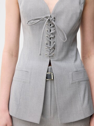 adl Vest in Grey