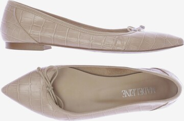 Madeleine Flats & Loafers in 38 in Beige: front
