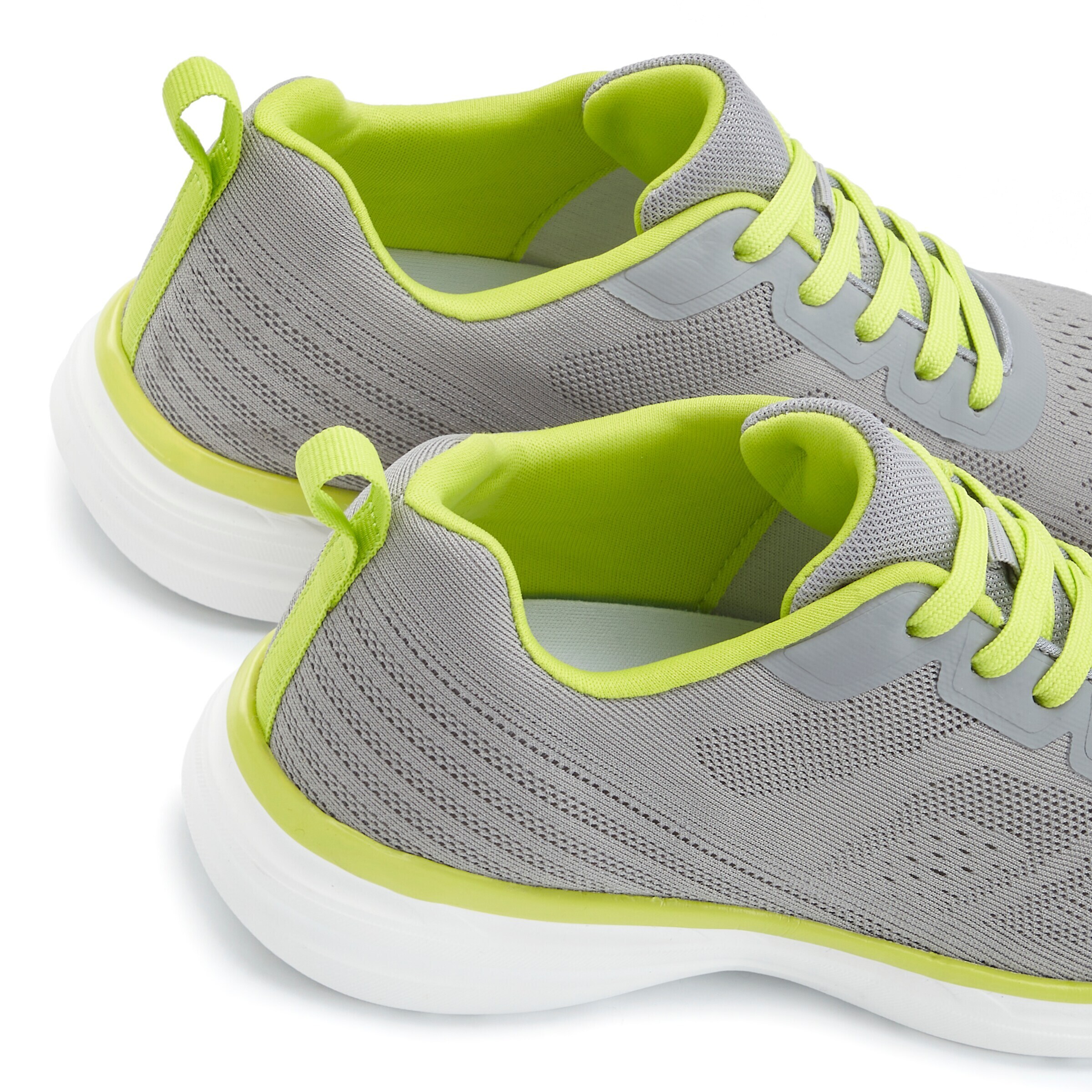 LASCANA Sneaker in Grau