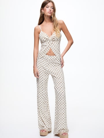 Flared Pantaloni di Pull&Bear in bianco