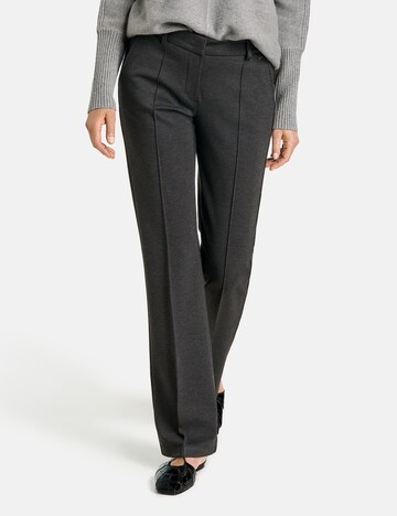 GERRY WEBER Bootcut Pantalon in Grijs: voorkant