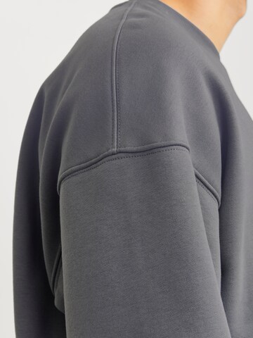JACK & JONES Tréning póló 'JJEURBAN EDGE STUDIO' - szürke