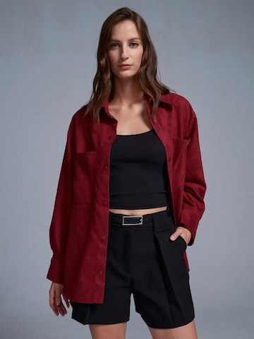 Dilvin Shirt in Red: front