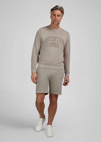 HECHTER PARIS Sweatshirt in Grey