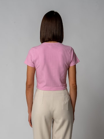 GORG Shirt 'Geripptes Cropped T-Shirt' in Purple