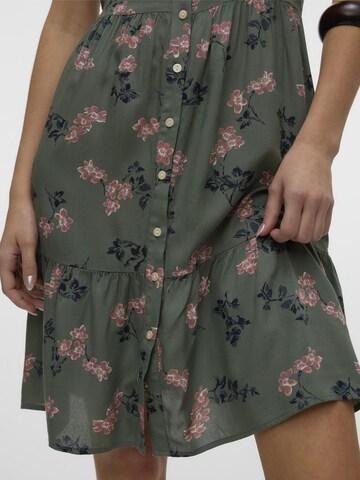 Robe-chemise 'VMBumpy' VERO MODA en vert