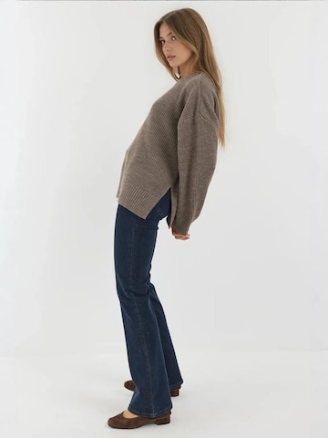 Hiccup Pullover in Braun