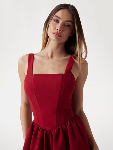 GUESS Kleid in Rot