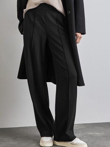 STREET ONE Loose fit Pleat-front trousers in Black