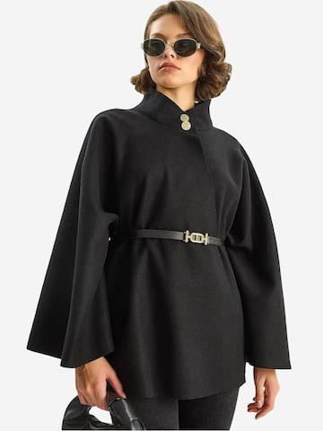 Bianco Lucci Tussenmantel in Zwart: voorkant