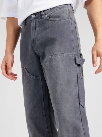 TOPMAN Loosefit Jeans in Grau