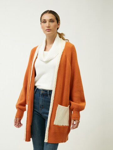Cardigan Influencer en orange : devant