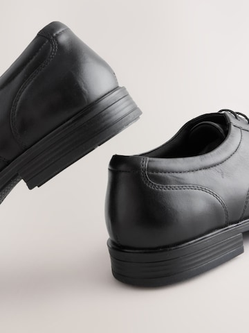 Chaussure à lacets Next en noir