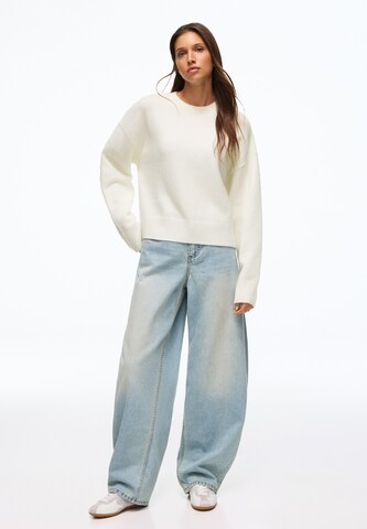 Bershka Pullover in Beige