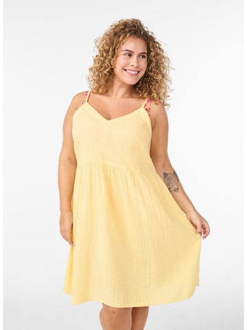 Abito di Zizzi in giallo: frontale