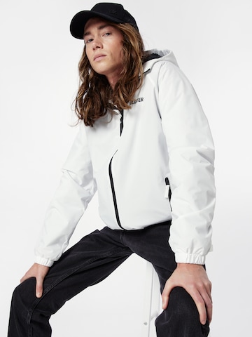 HOLLISTER Between-Season Jacket in White: front