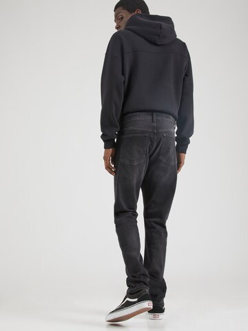 QS Regular Jeans in Grijs