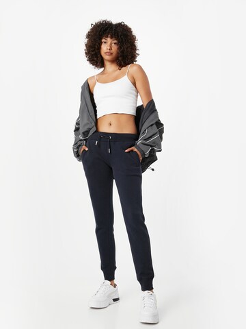 Effilé Pantalon 'Essential' Superdry en bleu