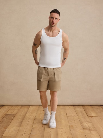DAN FOX APPAREL قميص 'Vince' بلون أبيض