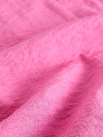 Tricou de la Next pe roz
