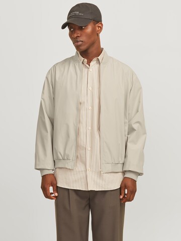 Giacca di mezza stagione 'JJECharge' di JACK & JONES in grigio: frontale