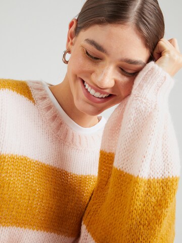 Monki Pullover in Gelb