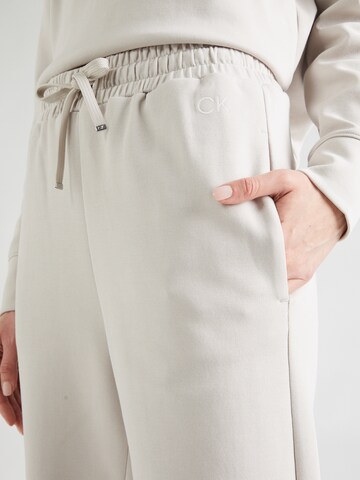 Effilé Pantalon Calvin Klein en blanc